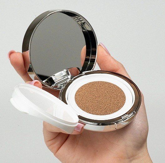 МУЛЬТИФУНКЦІОНАЛЬНИЙ КУШОН З ПОЛІОНУКЛЕОТИДАМИ REJURAN SKINGLOW CUSHION SPF50+  RJ019 фото